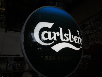 Valomainos Carlsberg, Bar Golden Pint