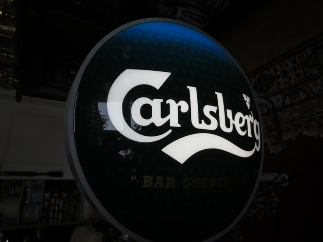 Valomainos Carlsberg, Bar Golden Pint