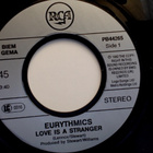 EURYTHMICS :: LOVE IS A STRANGER :: VINYYLI SINGLE 1991 ! - pikkukuva 3