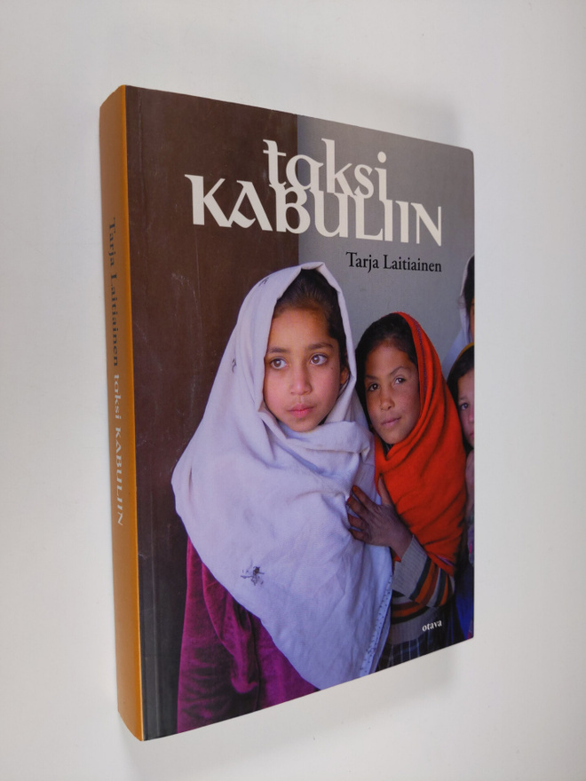 Tarja Laitiainen : Taksi Kabuliin (signeerattu)