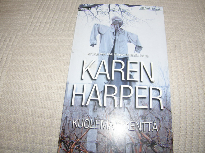 Karen Harper Kuoleman kenttä  -pok