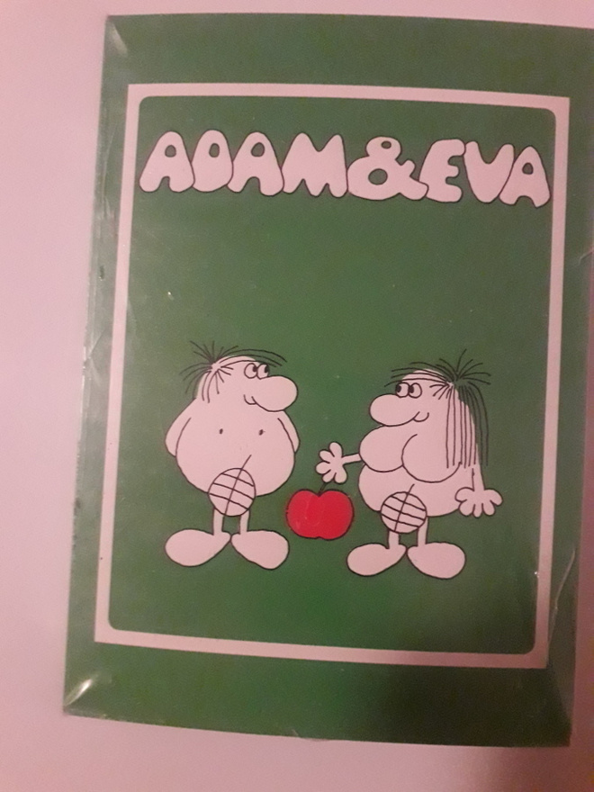 Kolme hupikortti/postikortti -pakkaa (Adam & Eva)