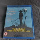 The Little Girl Who Lives Down The Lane Blu-Ray **muoveissa* - pikkukuva 1