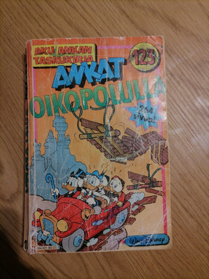 Aku Ankan Taskukirja 123: Ankat oikopolulla