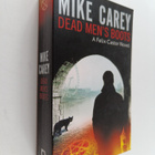 Mike Carey : Dead Men's Boots - pikkukuva 1