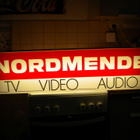 NORDMENDE - TV - VIDEO - AUDIO / Valomainos 104 x 25cm - pikkukuva 1