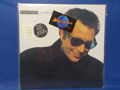 TOM JONES - AT THIS MOMENT EX+/EX JUGOSLAVIA -89 PRESS LP