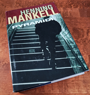 Henning Mankell: Pyramidi