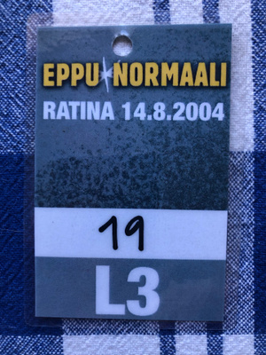Eppu Normaali Crew-lätkä. 2004.