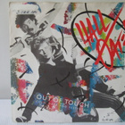 DARYL HALL & JOHN OATES - OUT OF TOUCH 7" VINYL - pikkukuva 1