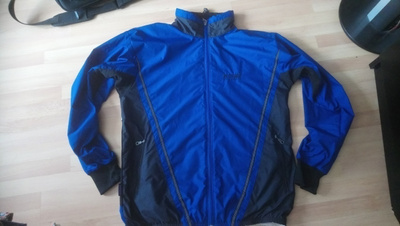 FUTURE Sports tuulitakki S/M-koko