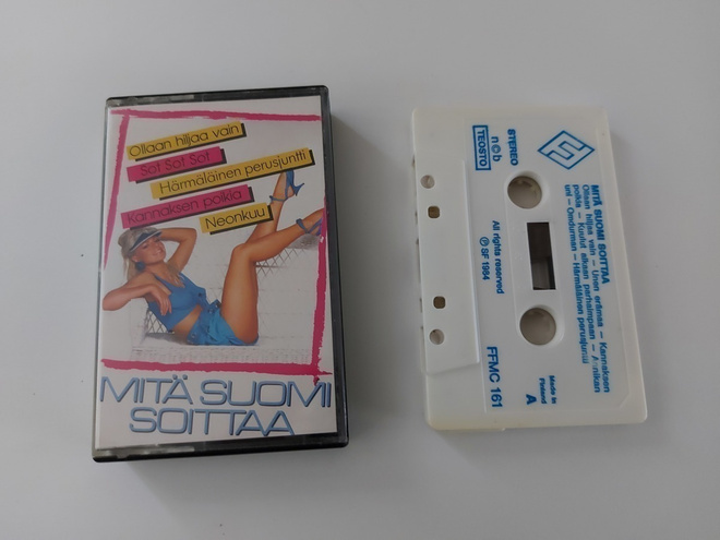 Esko Rahkonen ym. MITÄ SUOMI SOITTAA c-kasetti