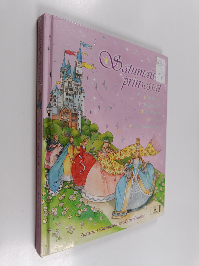 Susanna Davidson : Satumaiset prinsessat : historiaa, nyk...