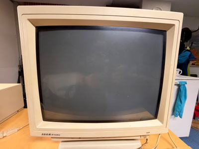 Retromonitori Idek Iiyama MF-5017
