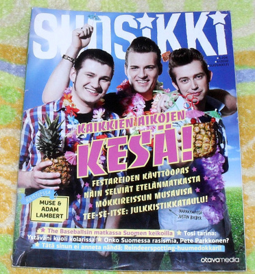 Suosikki 6 / 2010, mukana juliste Muse / Adam Lambert