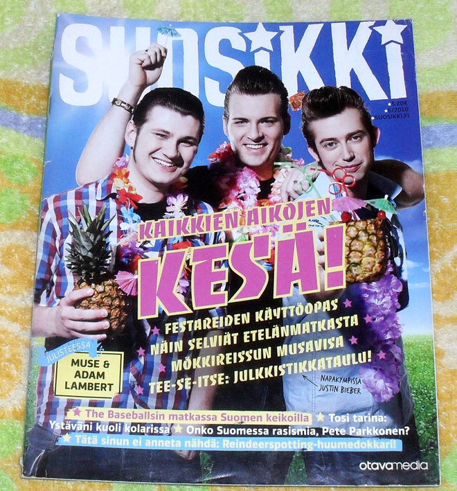 Suosikki 6 / 2010, mukana juliste Muse / Adam Lambert