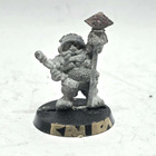 WH40K - Squat Garand Steyr Standard Bearer [S182] - pikkukuva 1
