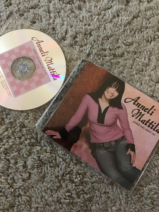 Anneli Mattila . Mikä sun nimi on CDS single
