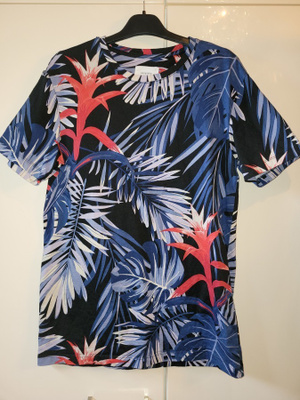 S, Reserved t-paita