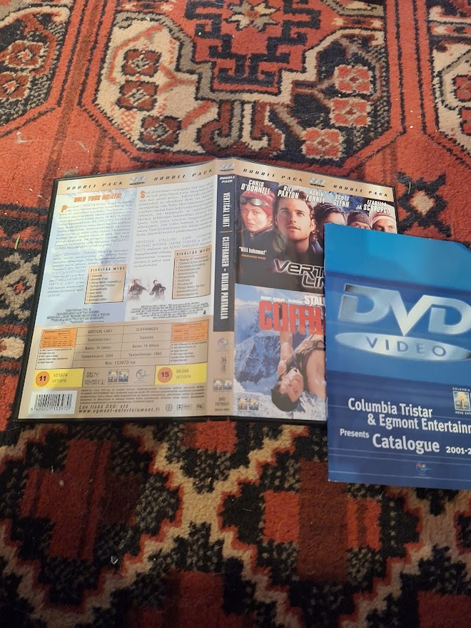 Vertical Limit/Cliffhanger-Kuilun Partaalla-EGMONT + Esite