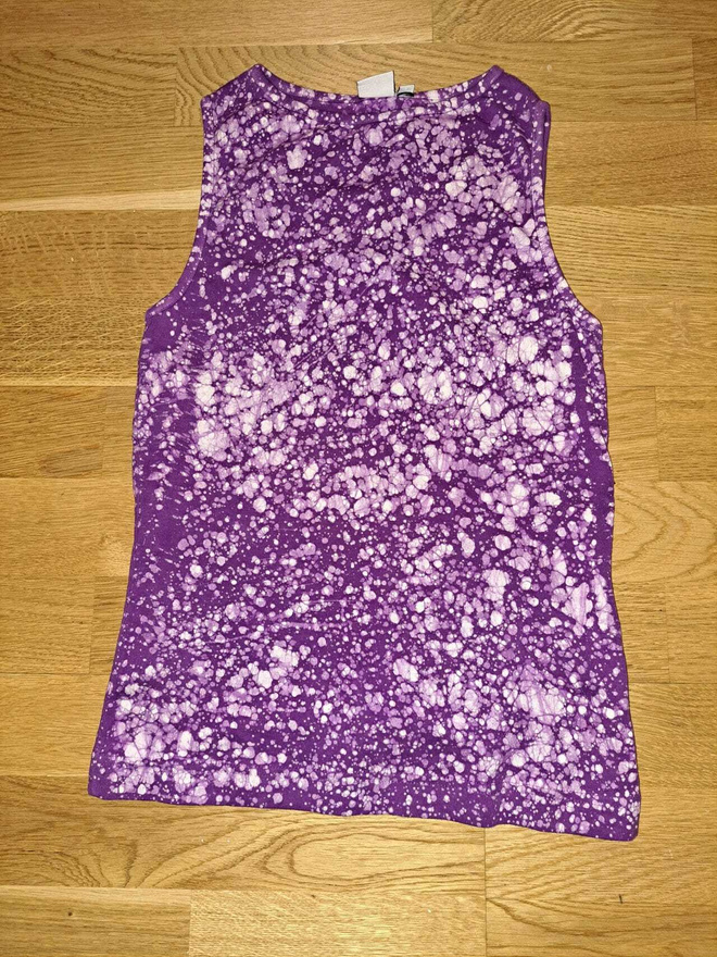 Violetti valkoinen hihaton toppi koko 38