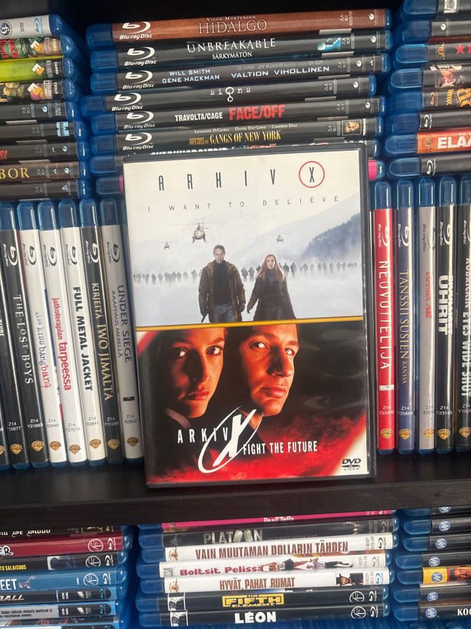 The X Files usko koetuksella / taistelu tulevaisuudesta