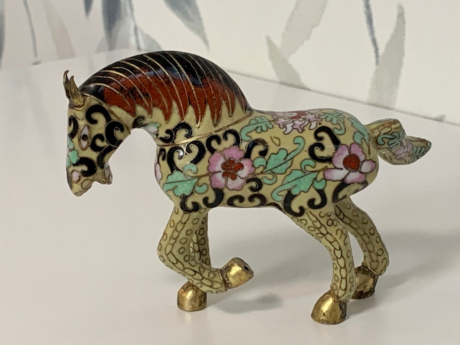 Antiikki kiinalainen Cloisonné hevonen