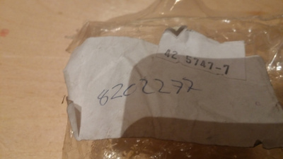 Vakaajantanko, koiranluu, välitanko 8202277, 42 5747-7
