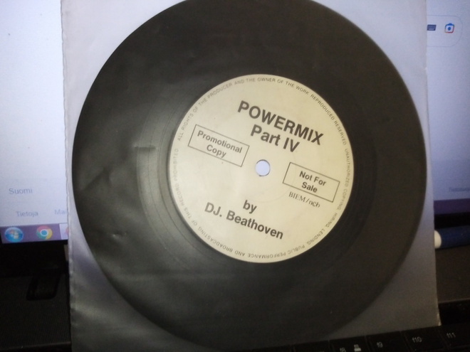 7" single :  POWERMIX PART IV BY DJ Beathoven ( SIS POSTIKUL