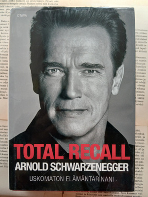 Arnold Schwarzenegger - Total Recall: Uskomaton... (sid.)