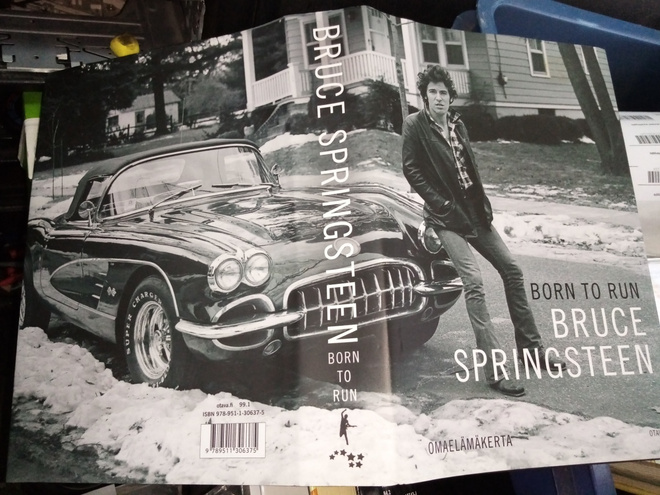 BRUCE SPRINGSTEEN BORN TO RUN omaelämäkerta  ( SIS POSTIKULU