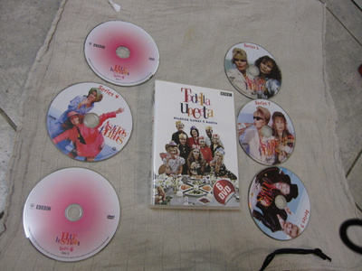 Todella Upeeta 1-5  ( 6 Dvd erittäin hyväkuntoiset )