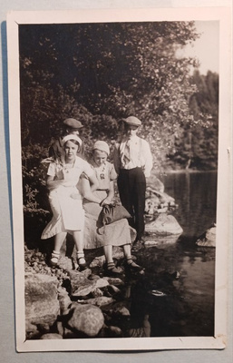 Valkjärvi, pariskunnat retkellä rannalla, 8.7.1933