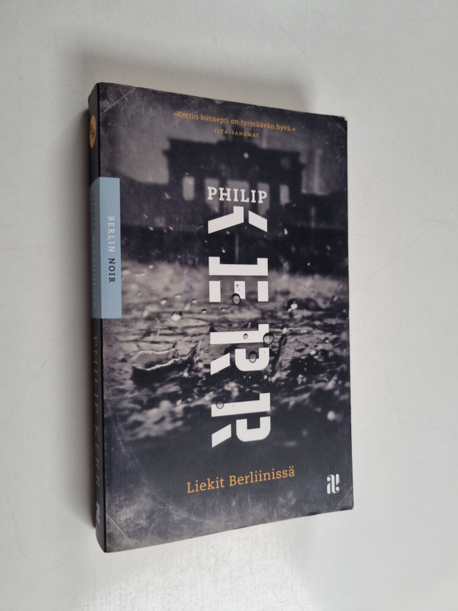 Philip Kerr : Liekit Berliinissä