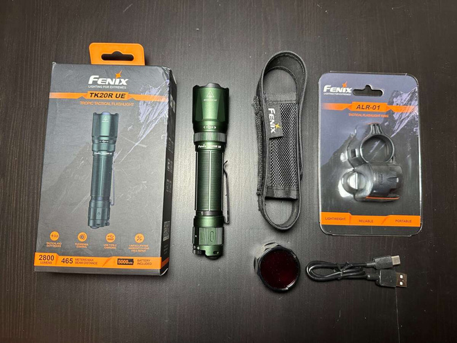 Fenix TK20R UE Taskulamppu
