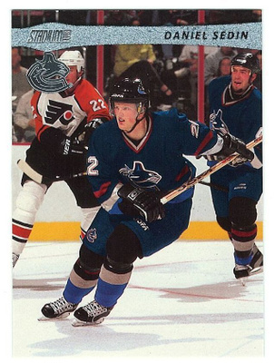 01-02 Topps Stadium Club #17 Daniel Sedin