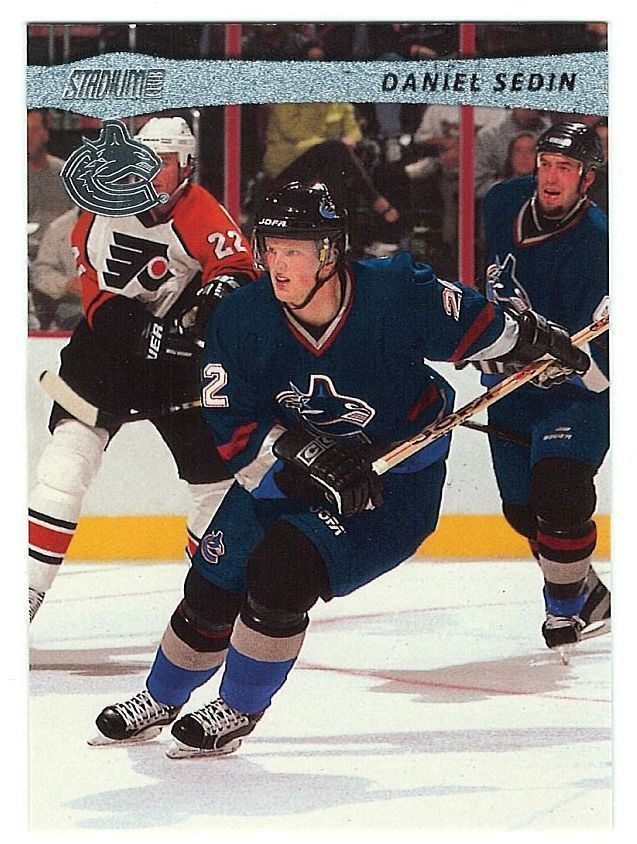 01-02 Topps Stadium Club #17 Daniel Sedin