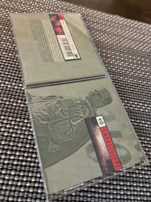 Yö - Satelliitti CD
