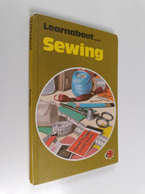 Noreen Davis : Learning to Sew