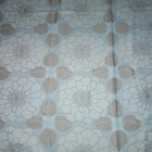 Beige-kulta kukkakuvio sisustuskangas 140x122cm - pikkukuva 1