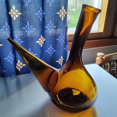 Erikoinen pullo