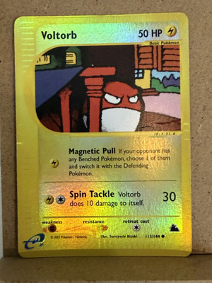 Pokemon Voltorb 113/144 Reverse Holo Skyridge e-Reader WOTC