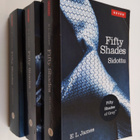 E. L James : Fifty shades 1-3 : Sidottu ; Satutettu ; Vap... - pikkukuva 1