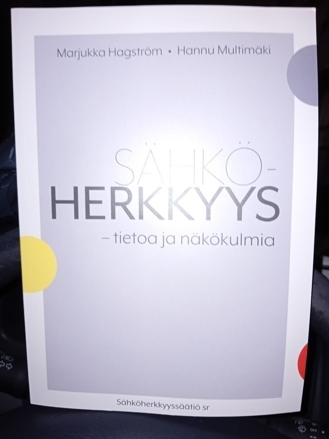 Hagström - Multimäki :  Sähköherkkyys ( SIS POSTIKULU )