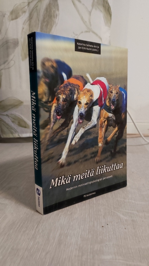 Mikä meitä liikuttaa - Modernin motivaatiopsykologian käsik