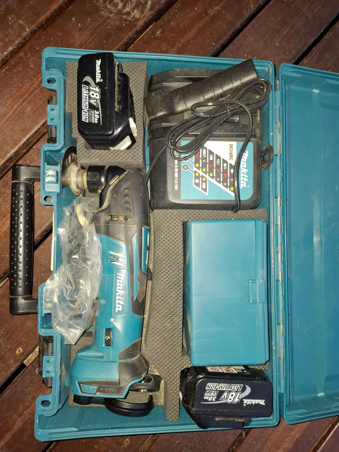 Akkumonitoimikone Makita