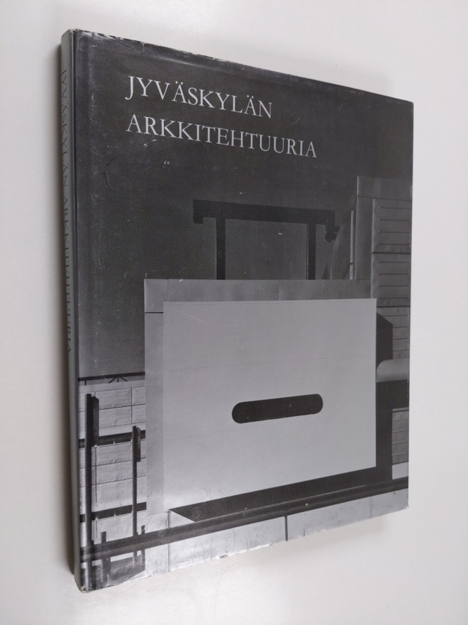 Martti Kapanen : Jyväskylän arkkitehtuuria = Arkitektur i...