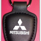 Pieni nahkainen musta Mitsubishi avaimenperä - pikkukuva 1
