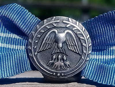 Mannerheim MLL Hopeinen merkki. Numeroitu. Halkaisija - 19 m