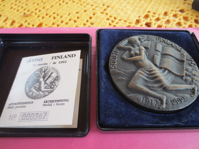 Juhlamitali Suomi 75 v